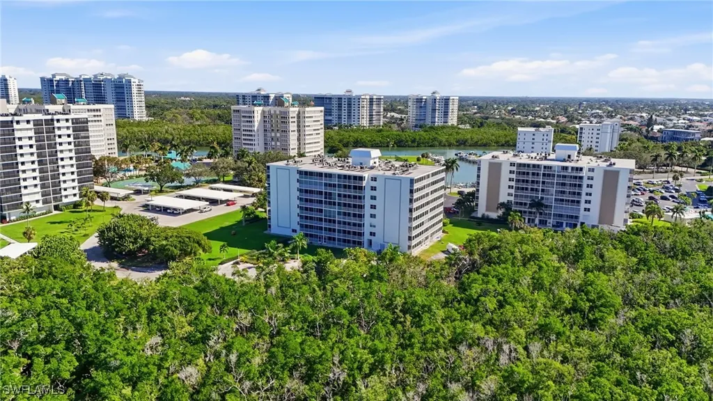 5 Bluebill Avenue Naples FL 34108
