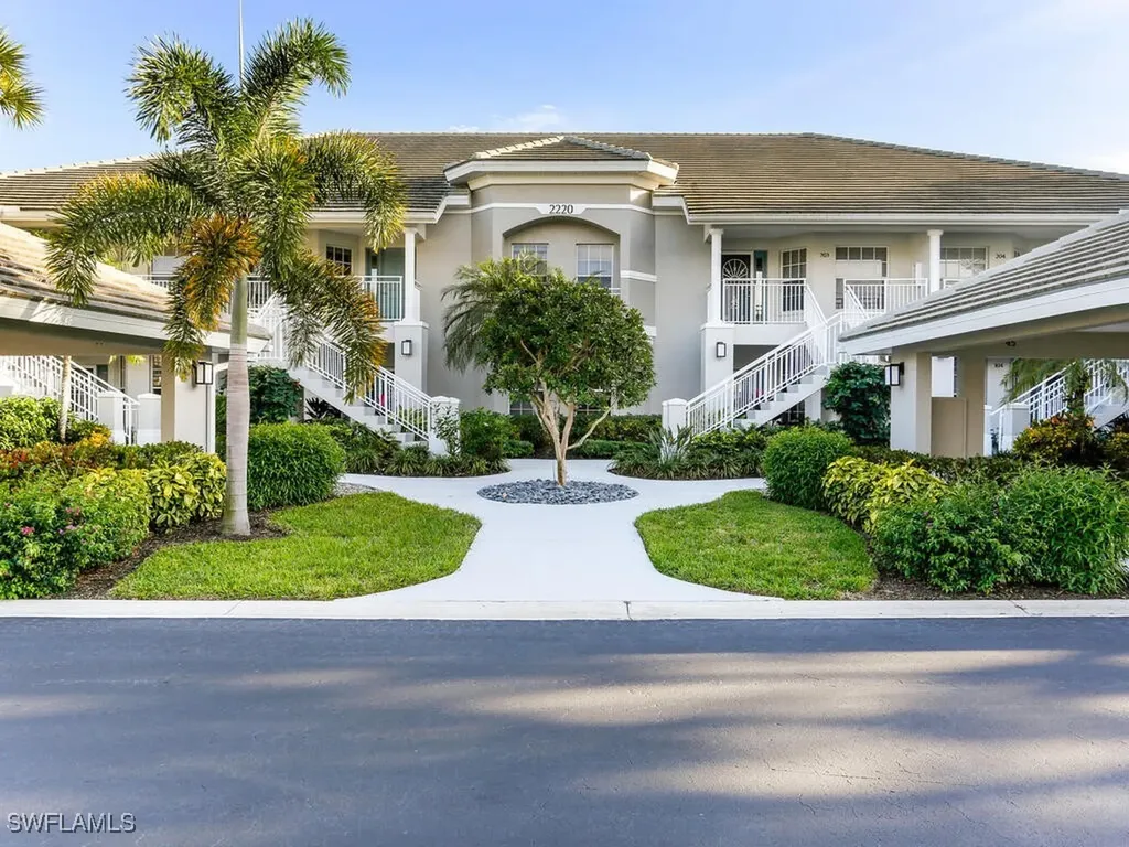 2220 Chesterbrook Court Naples FL 34109