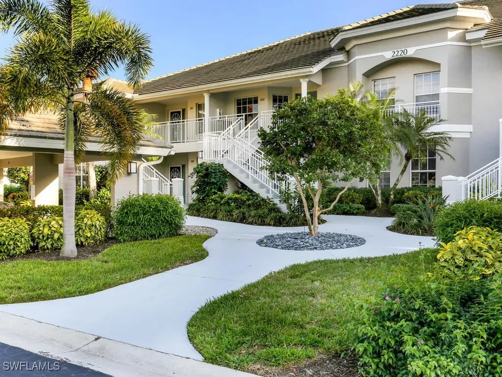 2220 Chesterbrook Court Naples FL 34109