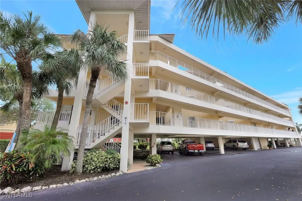 816 W Elkcam Circle Marco Island FL 34145