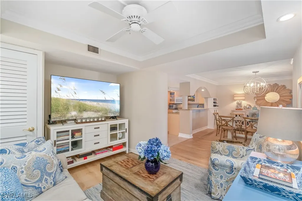 205 Park Shore Drive Naples FL 34103