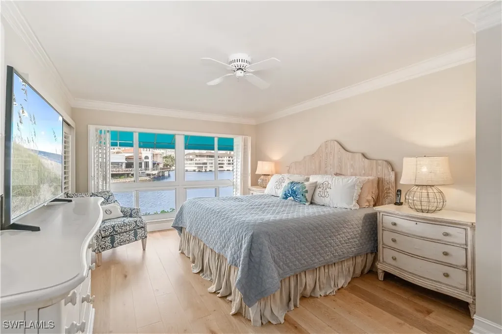205 Park Shore Drive Naples FL 34103