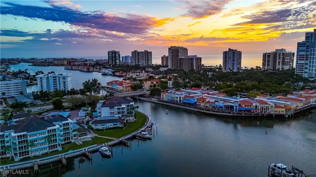 205 Park Shore Drive Naples FL 34103