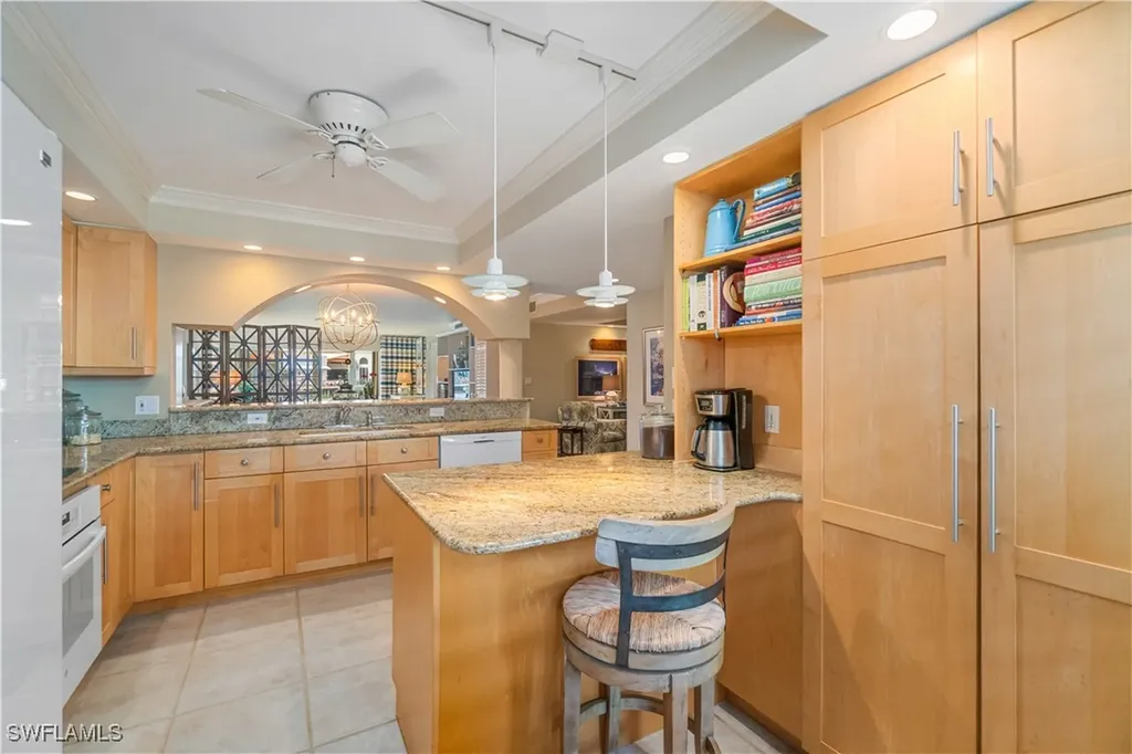 205 Park Shore Drive Naples FL 34103