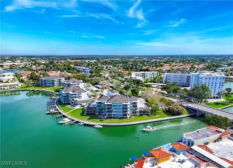 205 Park Shore Drive Naples FL 34103