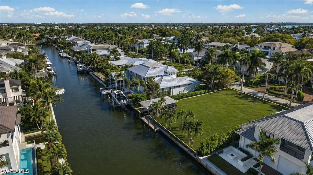 601 17th Avenue S Naples FL 34102