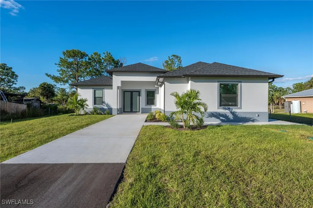 3699 20th Avenue NE Naples FL 34120