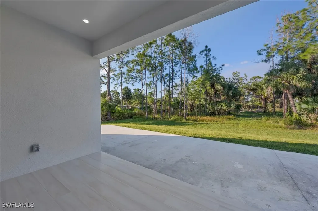 3699 20th Avenue NE Naples FL 34120