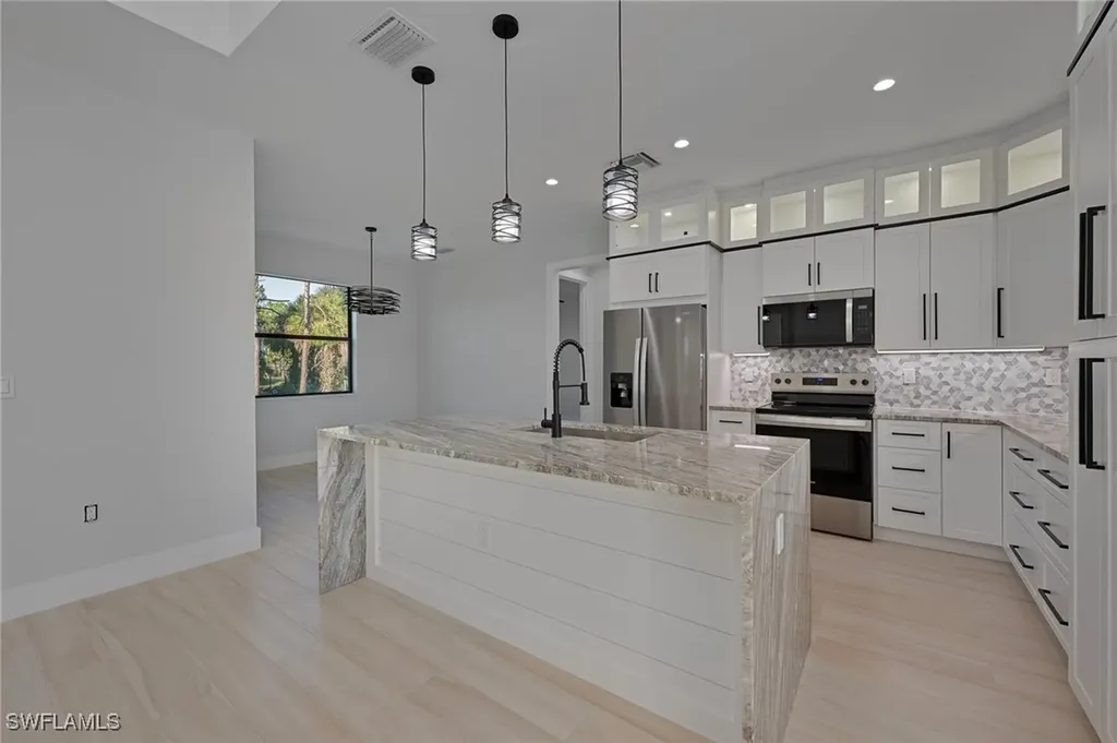 3699 20th Avenue NE Naples FL 34120