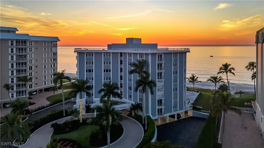 2919 Gulf Shore Boulevard N Naples FL 34103