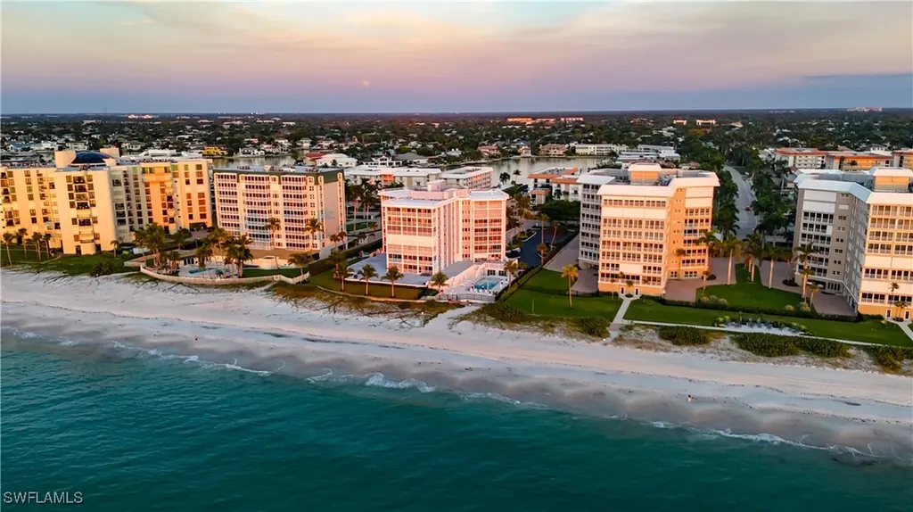 2919 Gulf Shore Boulevard N Naples FL 34103