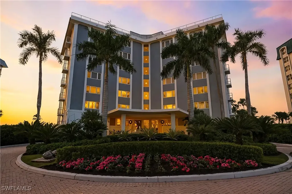2919 Gulf Shore Boulevard N Naples FL 34103