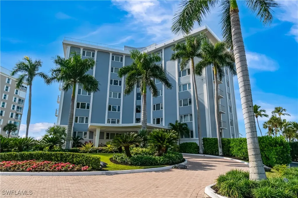 2919 Gulf Shore Boulevard N Naples FL 34103