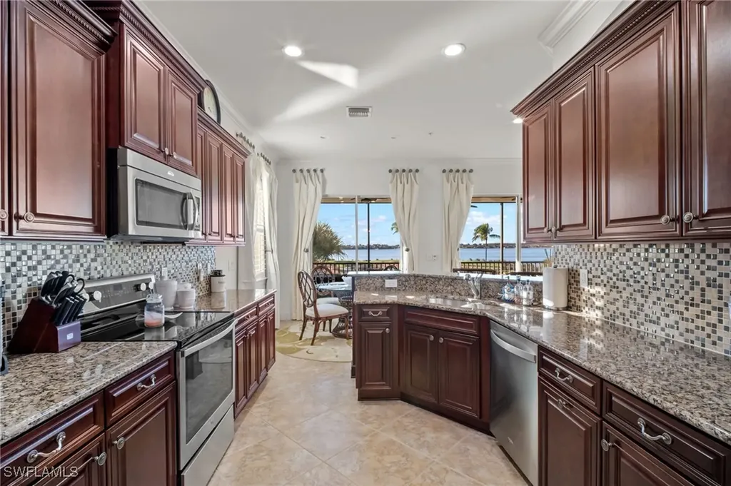 9064 Siesta Bay Drive Naples FL 34120