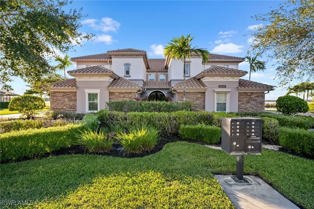 9064 Siesta Bay Drive Naples FL 34120