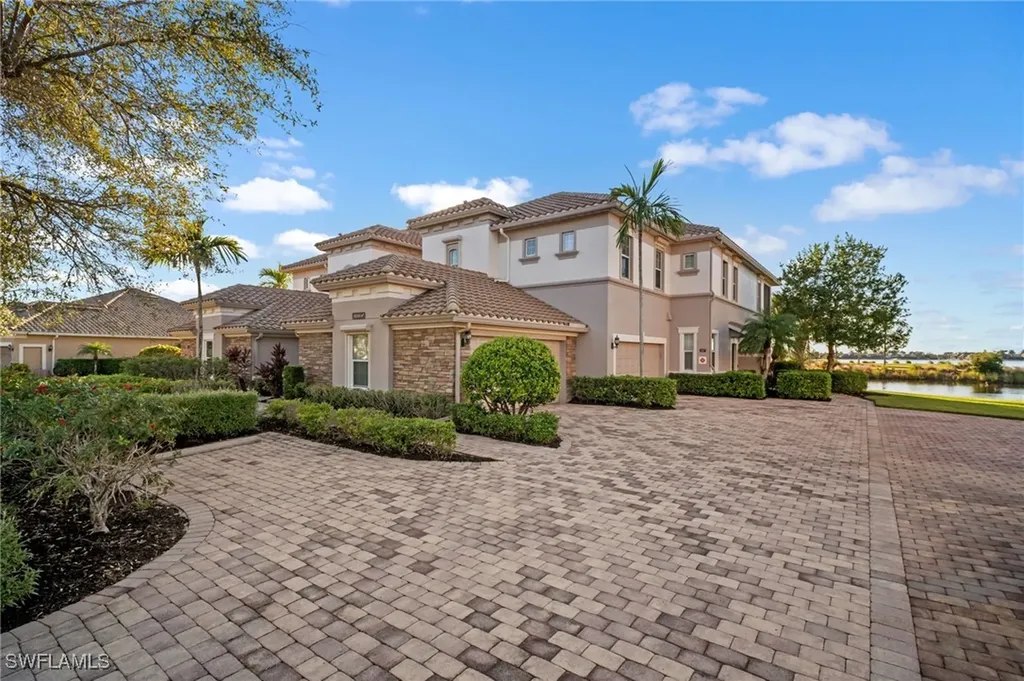 9064 Siesta Bay Drive Naples FL 34120