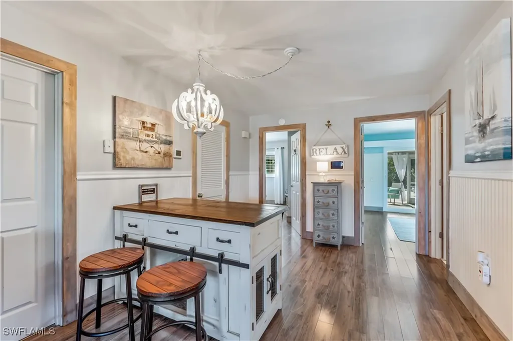 564 109th Avenue N Naples FL 34108