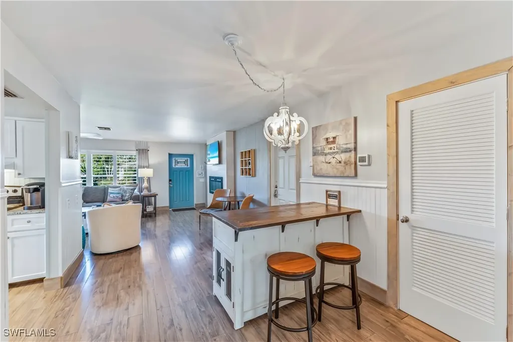 564 109th Avenue N Naples FL 34108