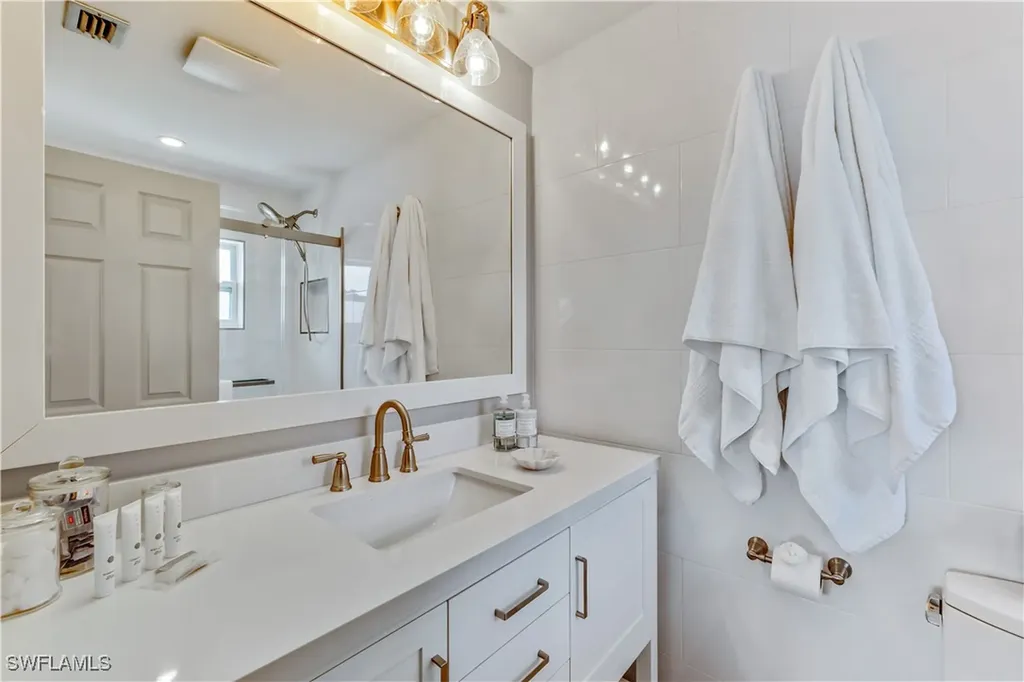 564 109th Avenue N Naples FL 34108