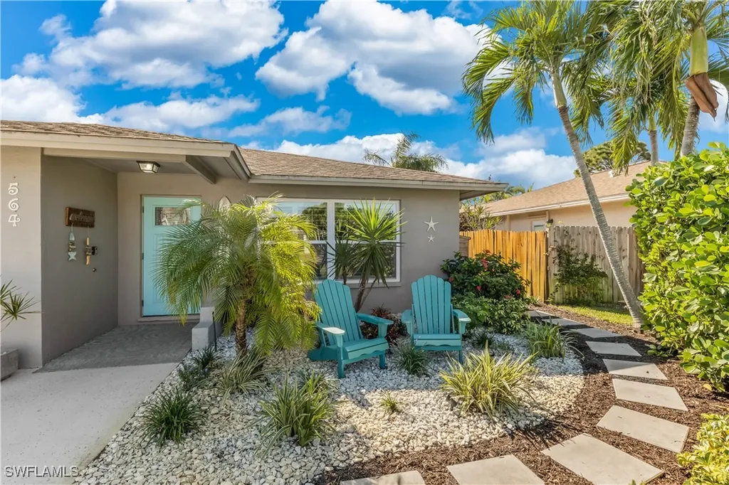 564 109th Avenue N Naples FL 34108