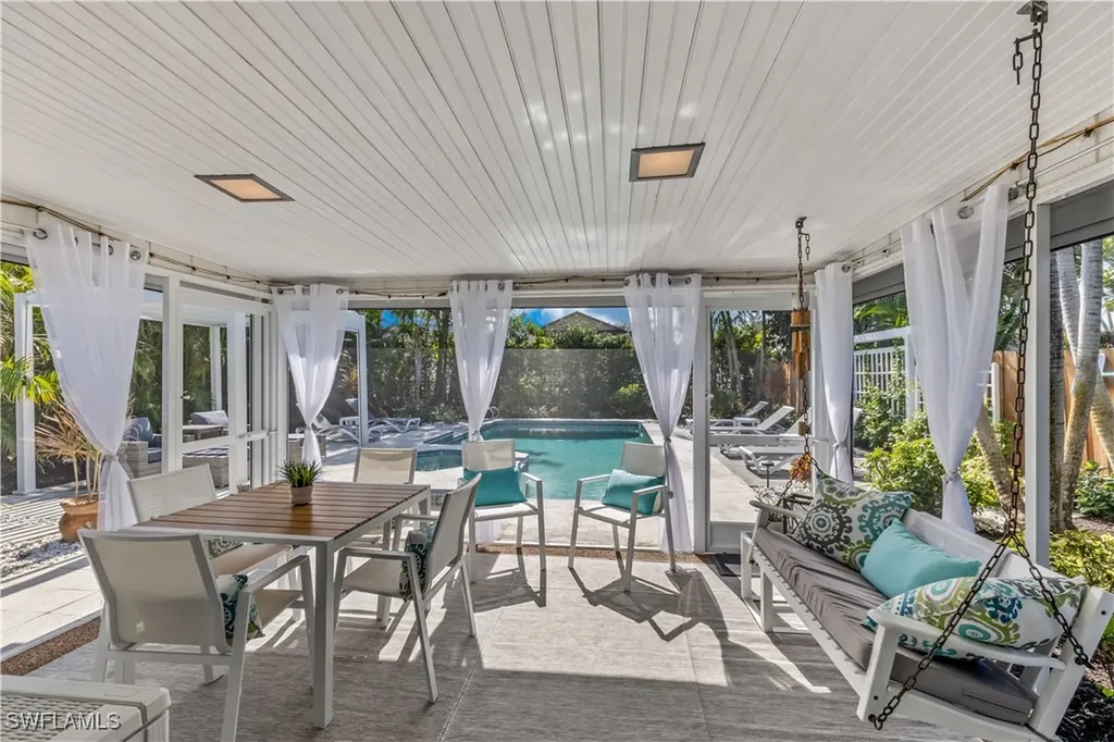 564 109th Avenue N Naples FL 34108