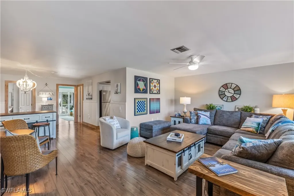 564 109th Avenue N Naples FL 34108