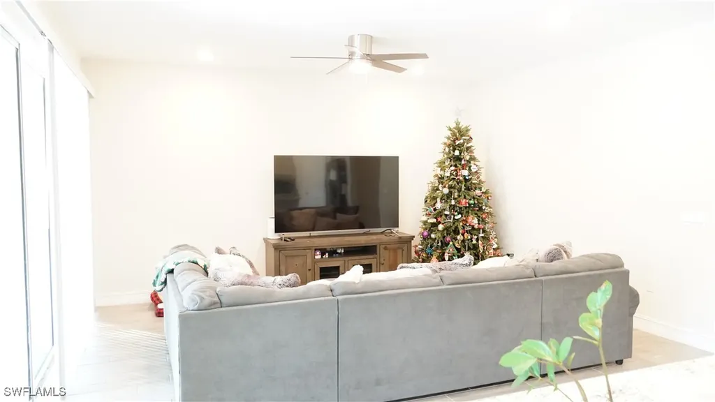 860 Heather Lake Avenue Cape Coral FL 33993