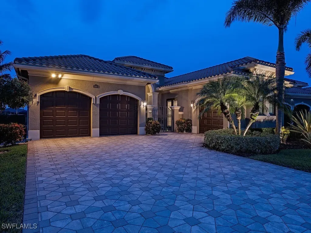 2975 Cinnamon Bay Circle Naples FL 34119