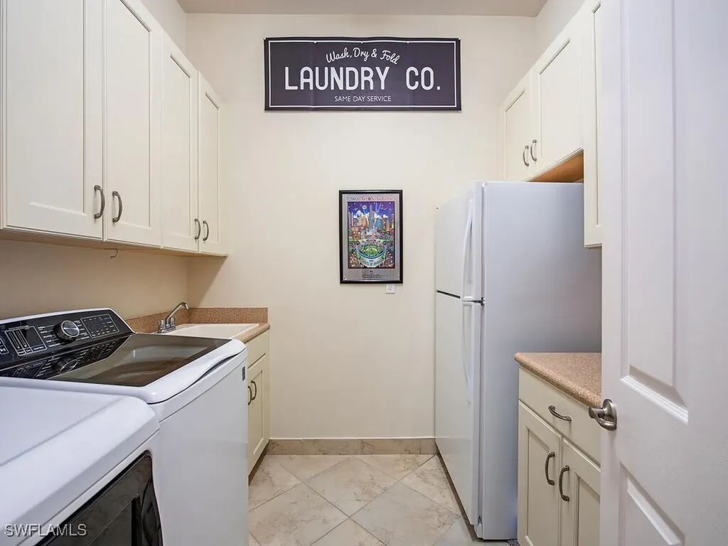 2975 Cinnamon Bay Circle Naples FL 34119