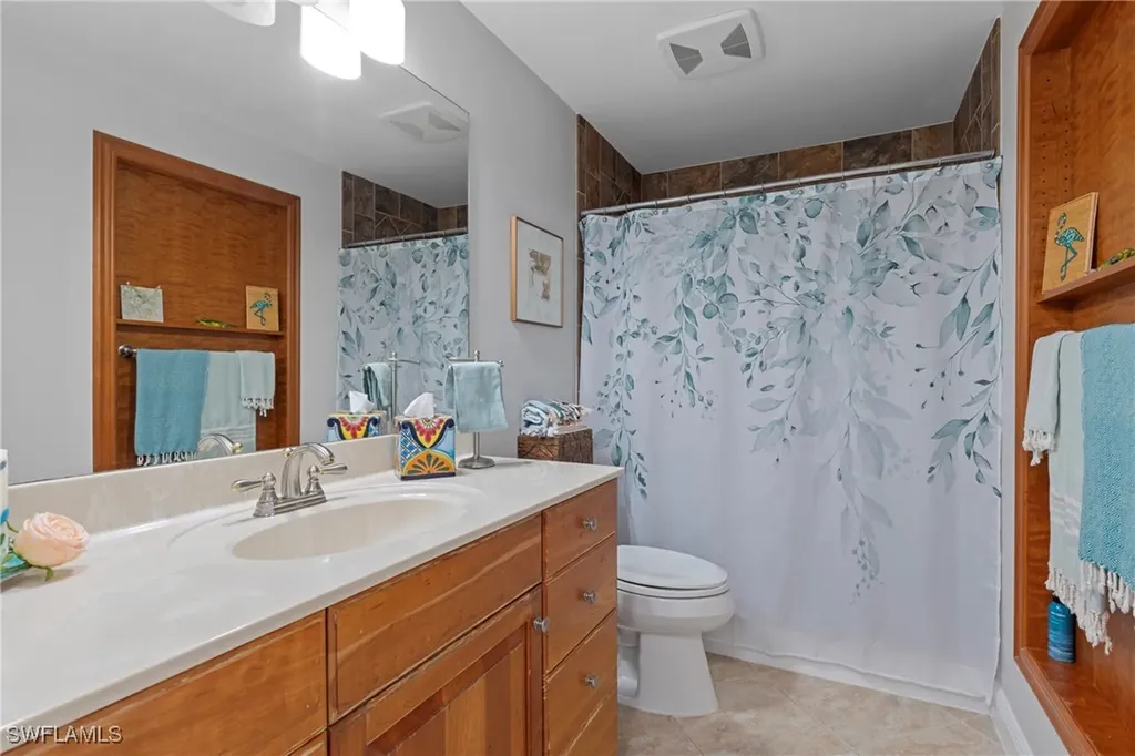 2569 Outrigger Lane Naples FL 34104