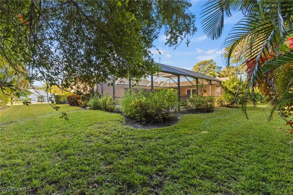 2569 Outrigger Lane Naples FL 34104
