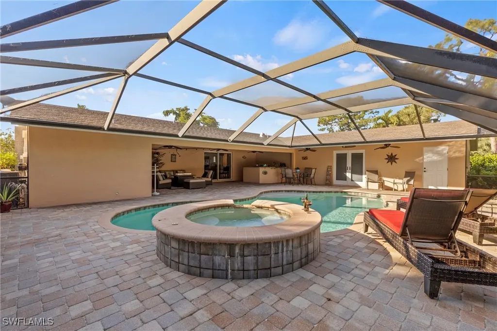 2569 Outrigger Lane Naples FL 34104