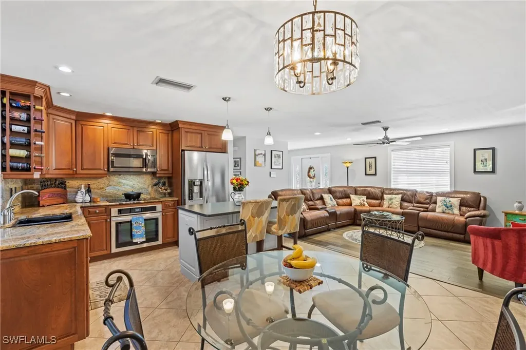 2569 Outrigger Lane Naples FL 34104