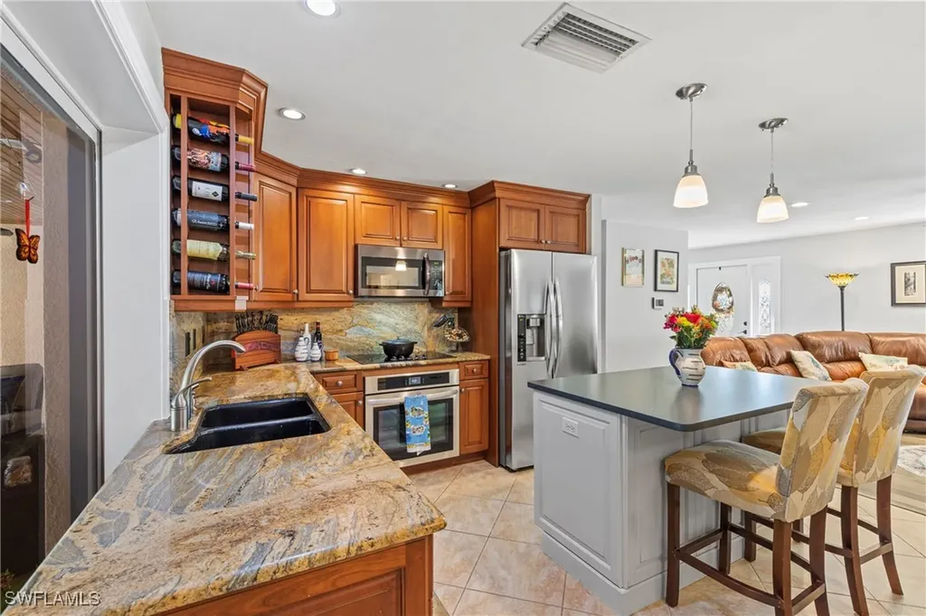 2569 Outrigger Lane Naples FL 34104