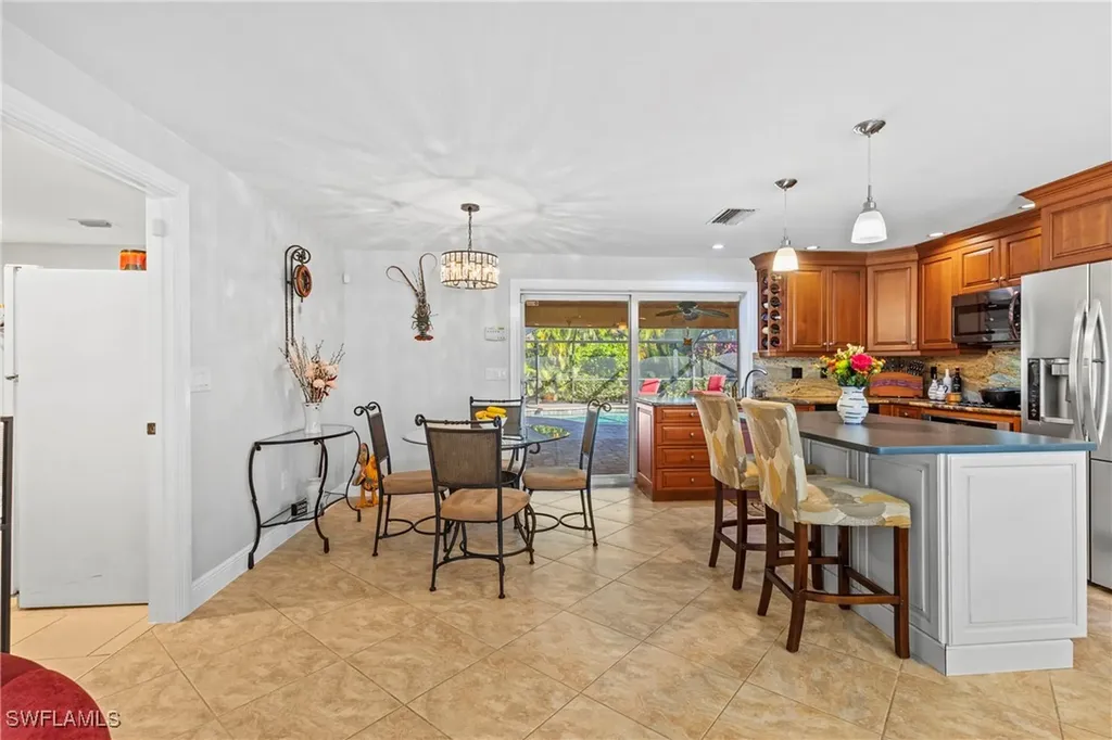 2569 Outrigger Lane Naples FL 34104