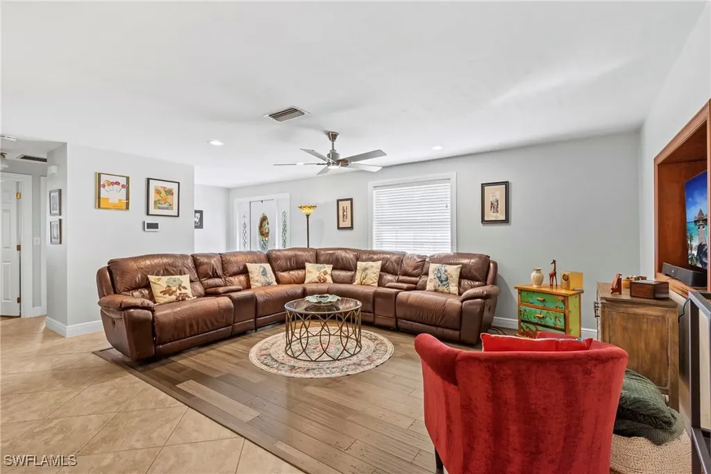 2569 Outrigger Lane Naples FL 34104
