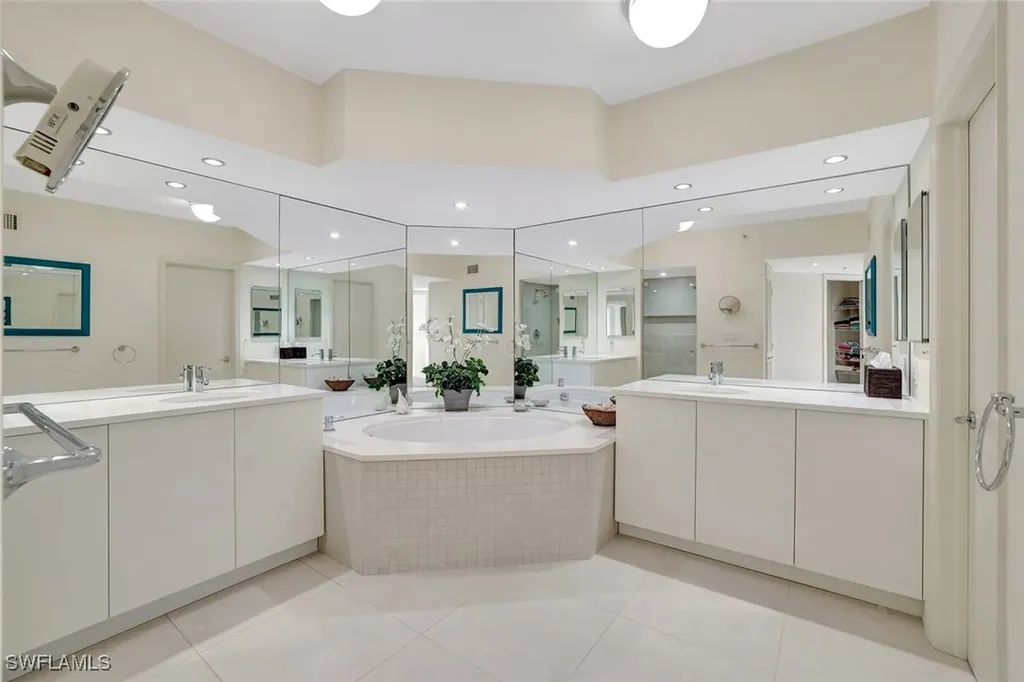 8111 Bay Colony Drive Naples FL 34108