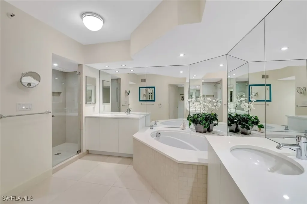 8111 Bay Colony Drive Naples FL 34108