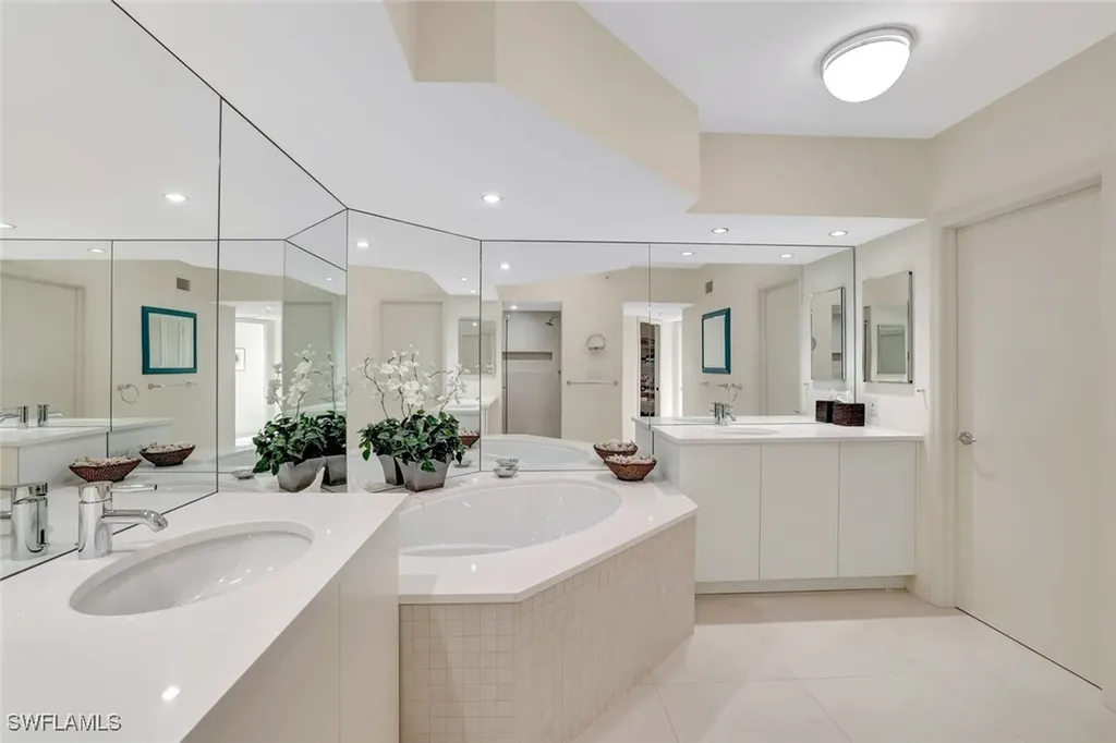 8111 Bay Colony Drive Naples FL 34108