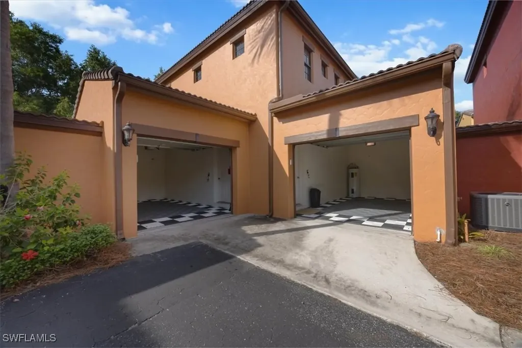 9111 Chula Vista Street Naples FL 34113