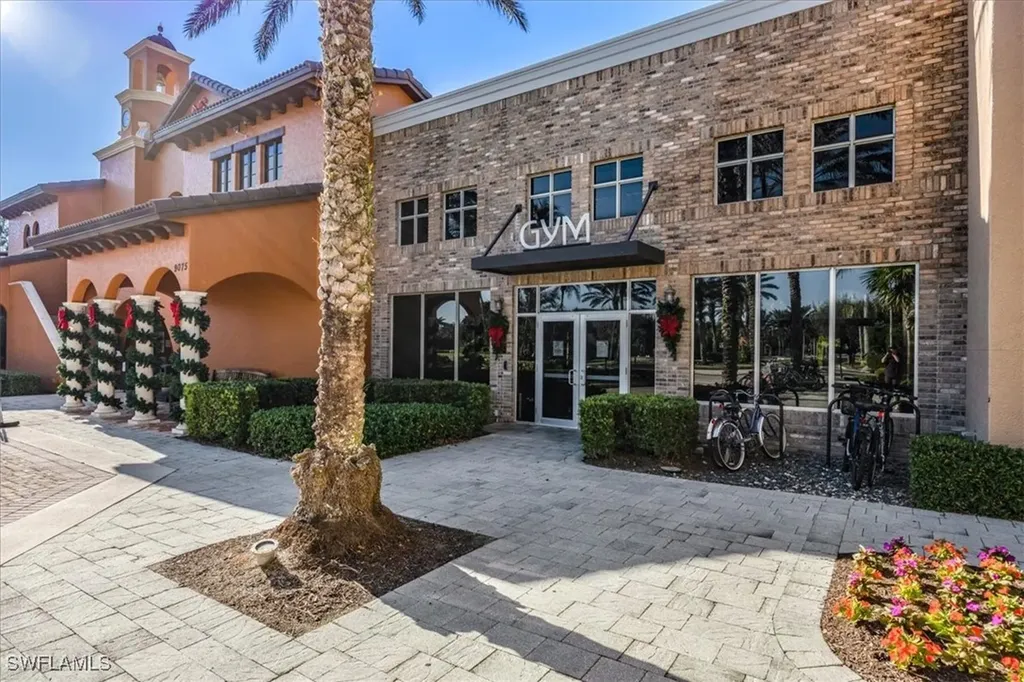 9111 Chula Vista Street Naples FL 34113