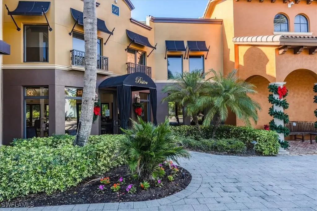 9111 Chula Vista Street Naples FL 34113
