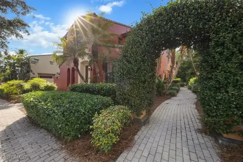 9111 Chula Vista Street Naples FL 34113