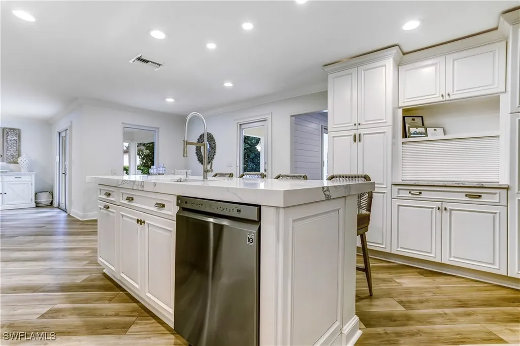 370 6th Avenue S Naples FL 34102