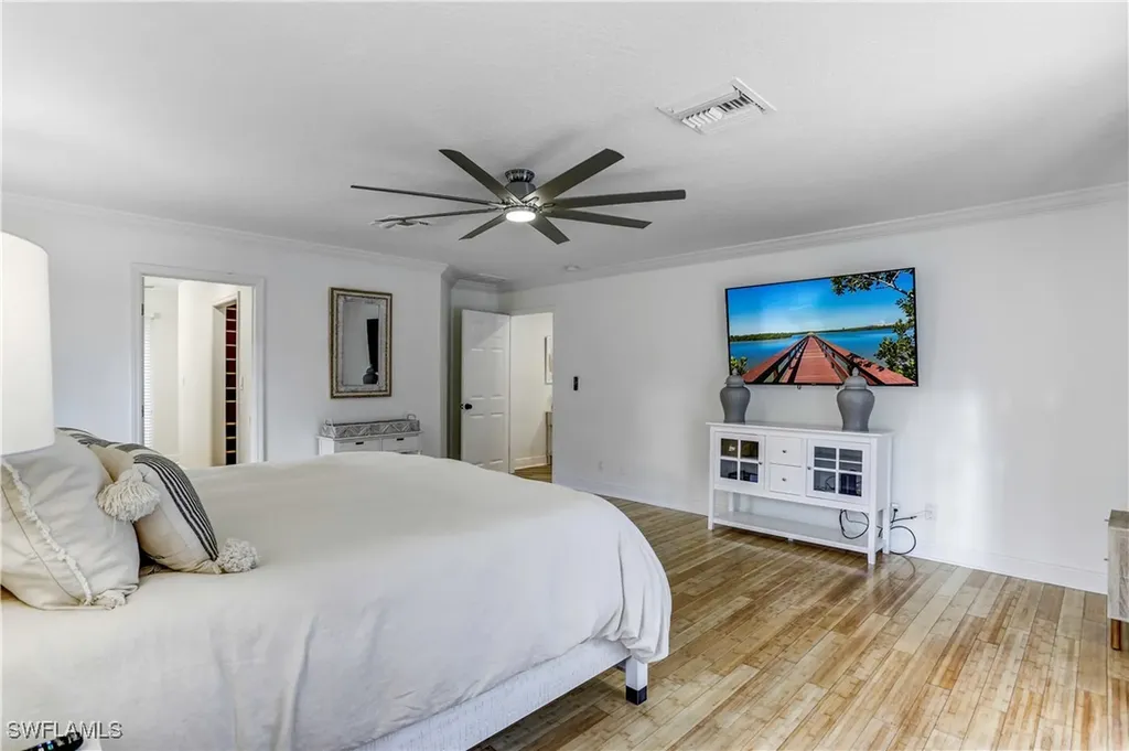 370 6th Avenue S Naples FL 34102