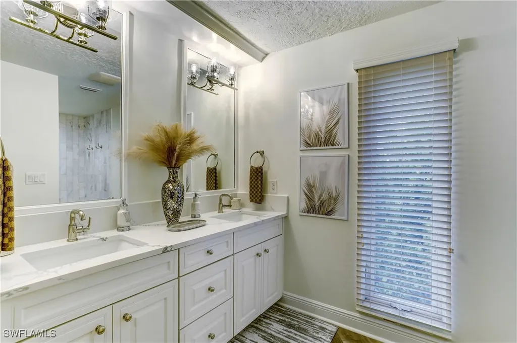 370 6th Avenue S Naples FL 34102