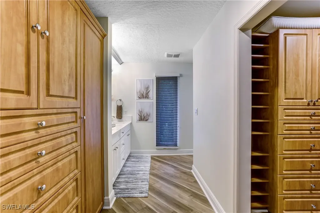 370 6th Avenue S Naples FL 34102