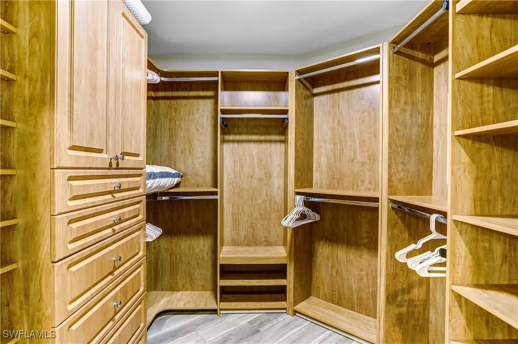 370 6th Avenue S Naples FL 34102