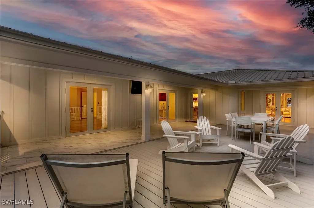 370 6th Avenue S Naples FL 34102