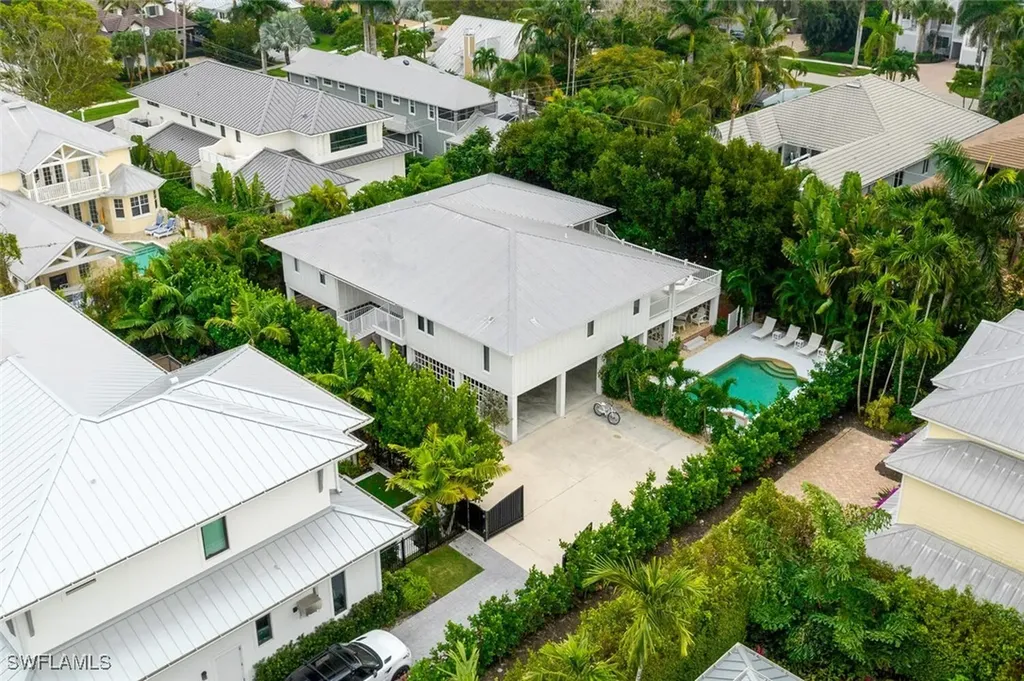 370 6th Avenue S Naples FL 34102